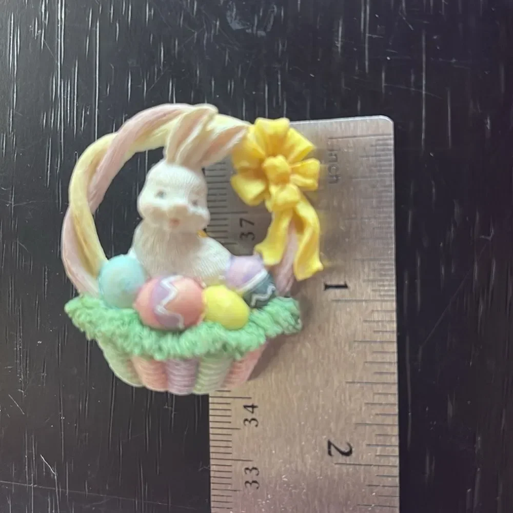 Vintage Easter Pin Brooch Bunny Basket